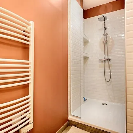 Wehost - Nuits - T2 Avec Cachet & Vue Degagee - Croix-rousse *