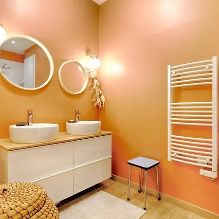 Wehost - Nuits - T2 Avec Cachet & Vue Degagee - Croix-rousse *