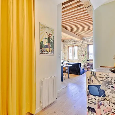 Wehost - Nuits - T2 Avec Cachet & Vue Degagee - Croix-rousse *